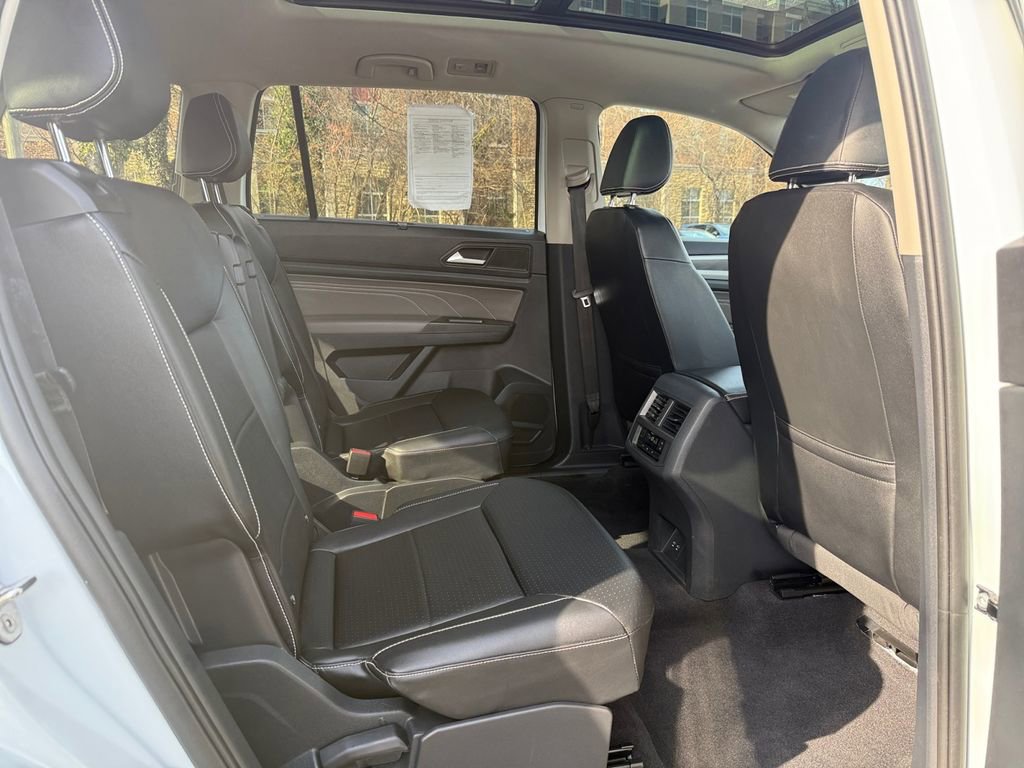 Used 2022 Volkswagen Atlas SEL R-Line image 31