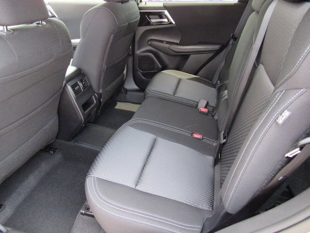 New 2025 Mitsubishi Outlander ES image 8