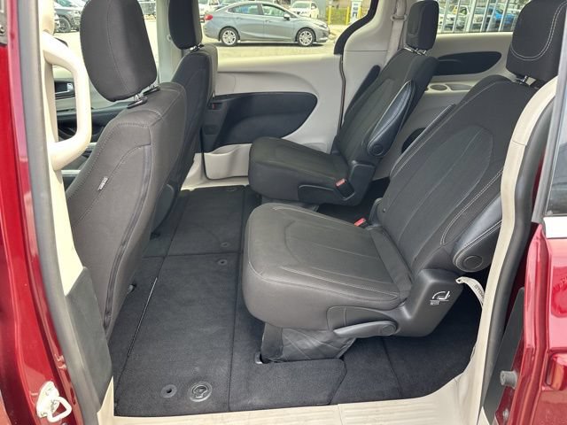 Certified 2023 Chrysler Voyager LX FWD image 22
