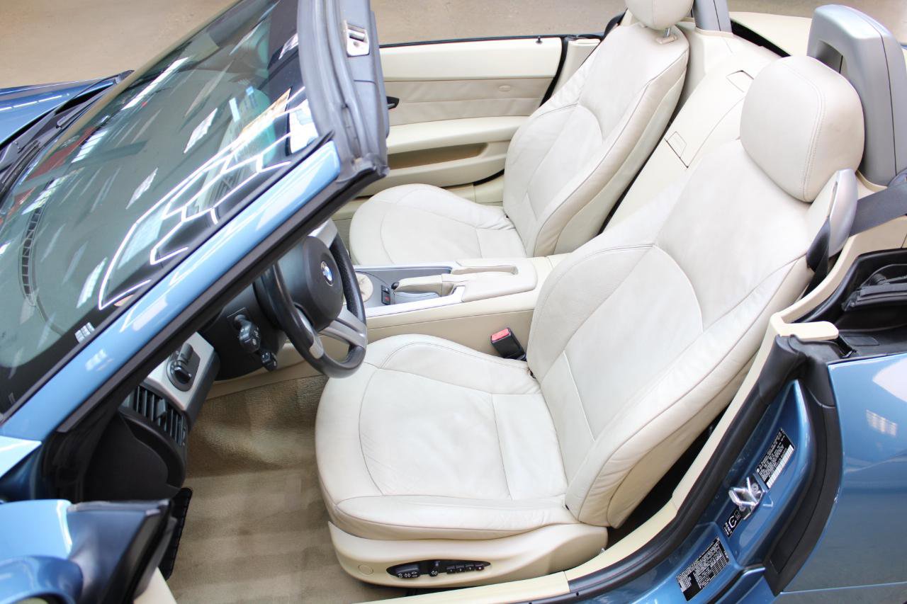 Used 2003 BMW Z4 2.5i RWD image 39