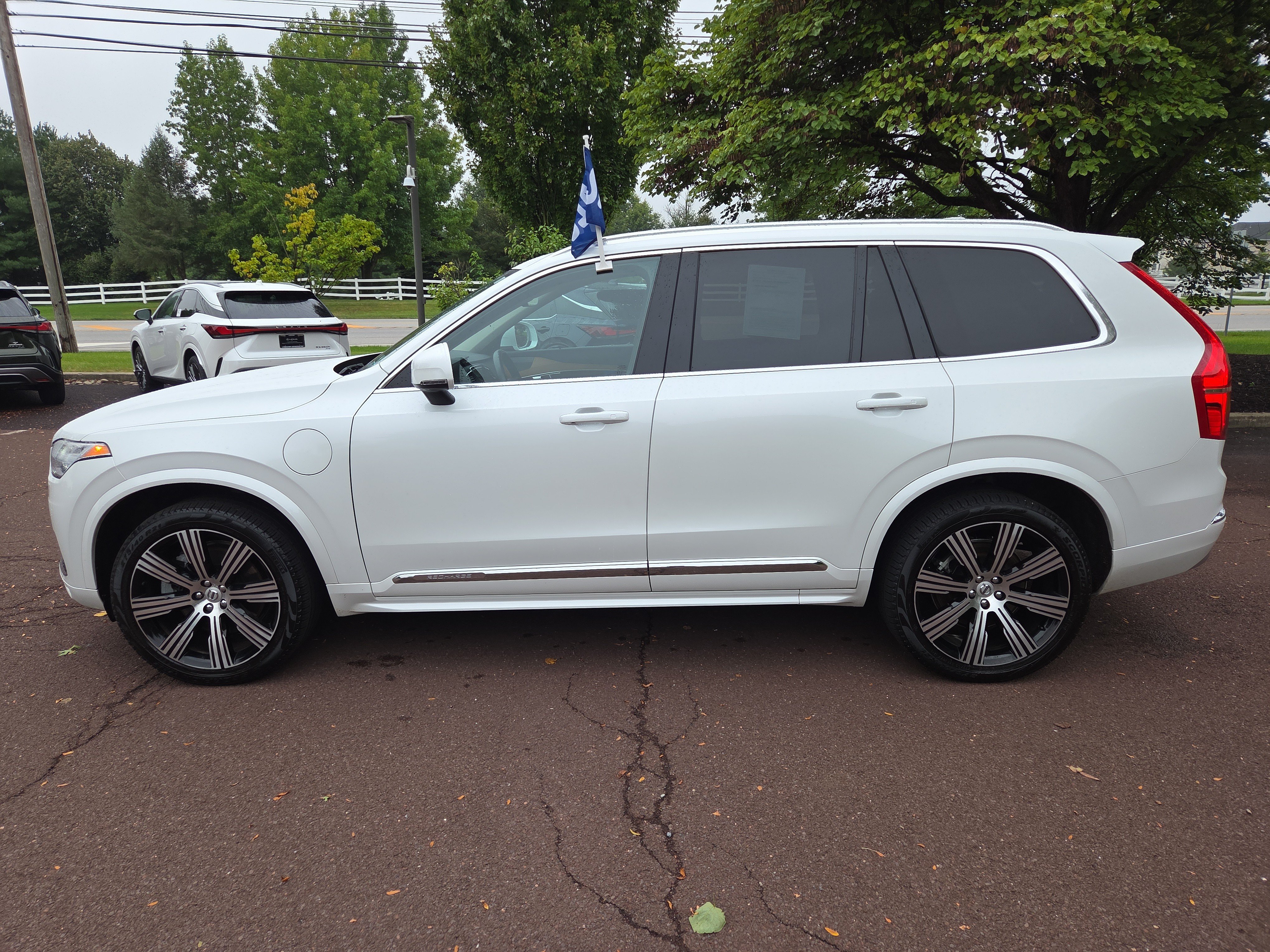 Used 2022 Volvo XC90 T8 Inscription Expression AWD/4WD image 6