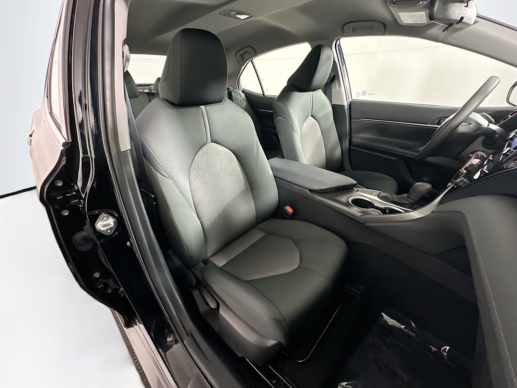 Used 2024 Toyota Camry LE image 27