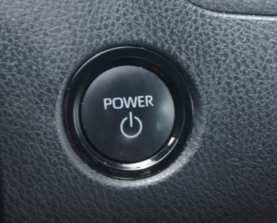Used 2025 Toyota Camry SE FWD image 8
