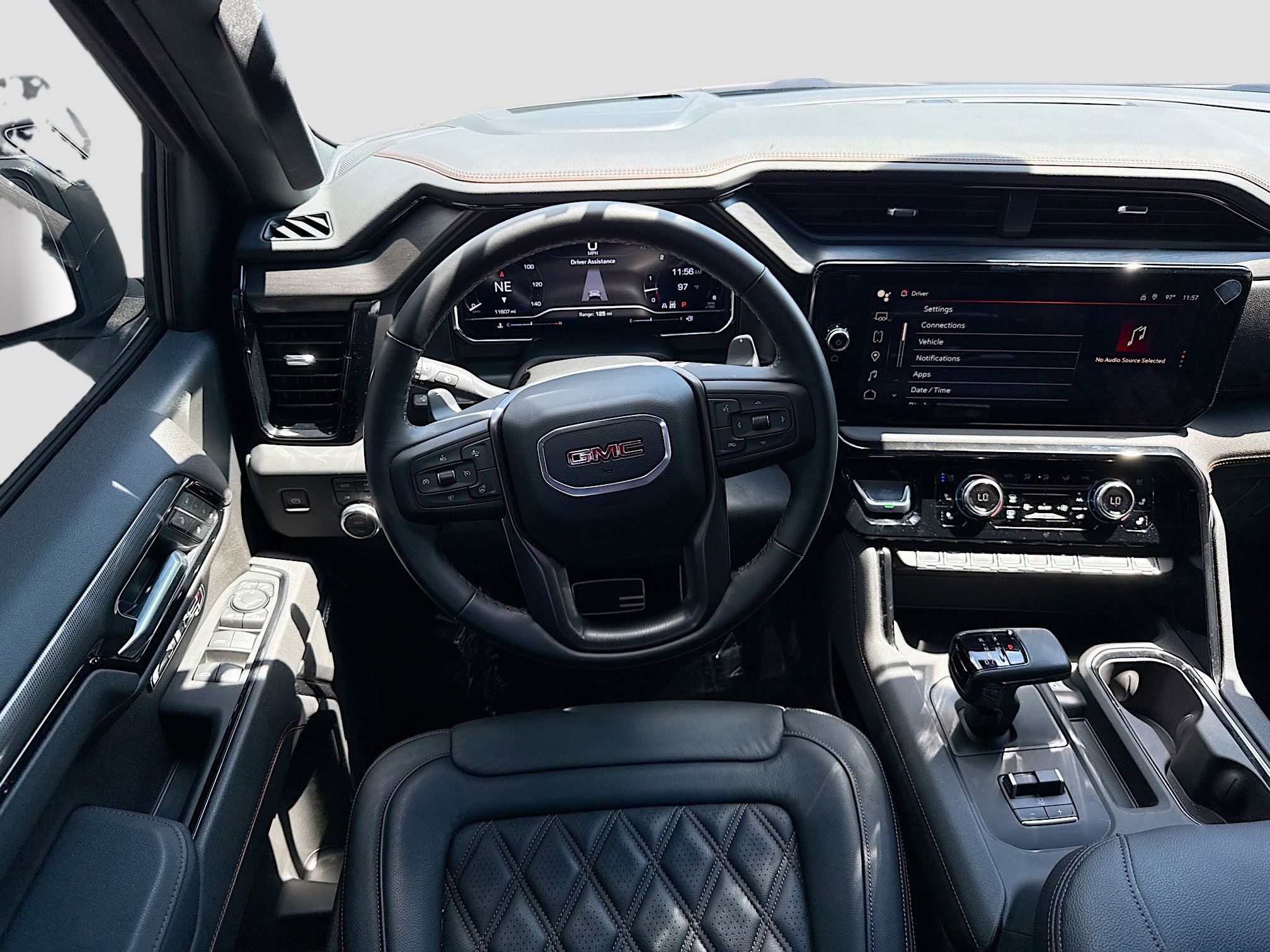 Used 2025 GMC Sierra 1500 AT4 w/ AT4 Premium Package AWD/4WD image 15