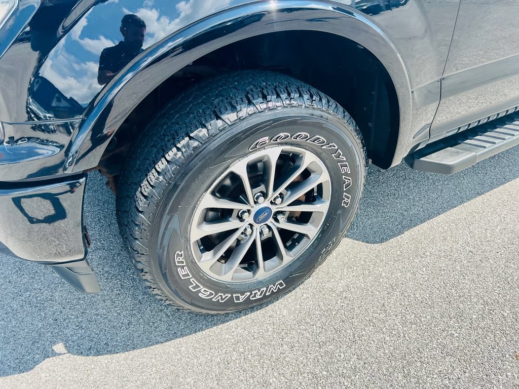 Used 2018 Ford F150 XLT w/ Equipment Group 302A Luxury AWD/4WD image 14