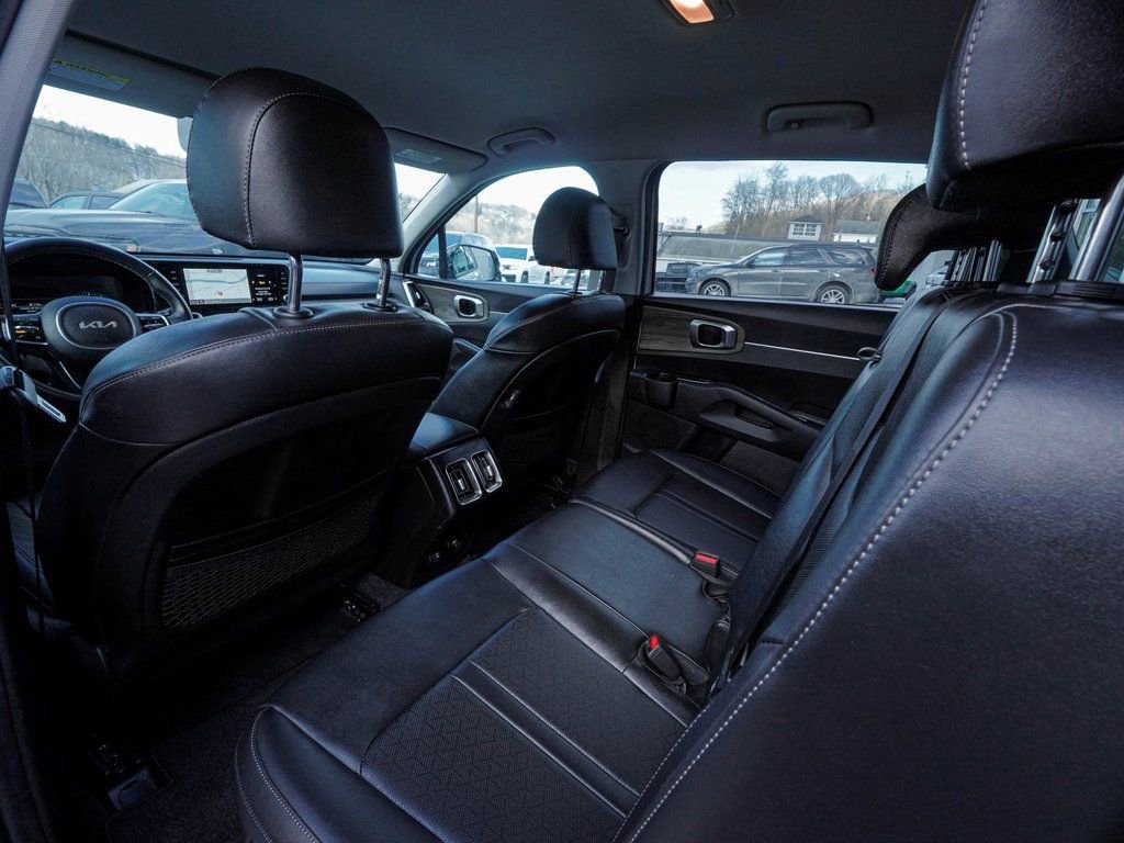 Used 2022 Kia Sorento S image 34