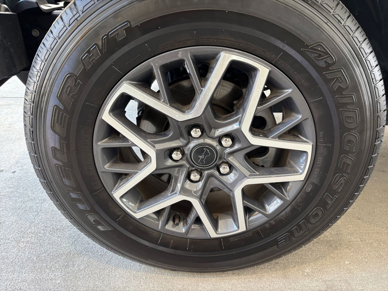 Used 2025 Jeep Wrangler Sahara AWD/4WD image 30