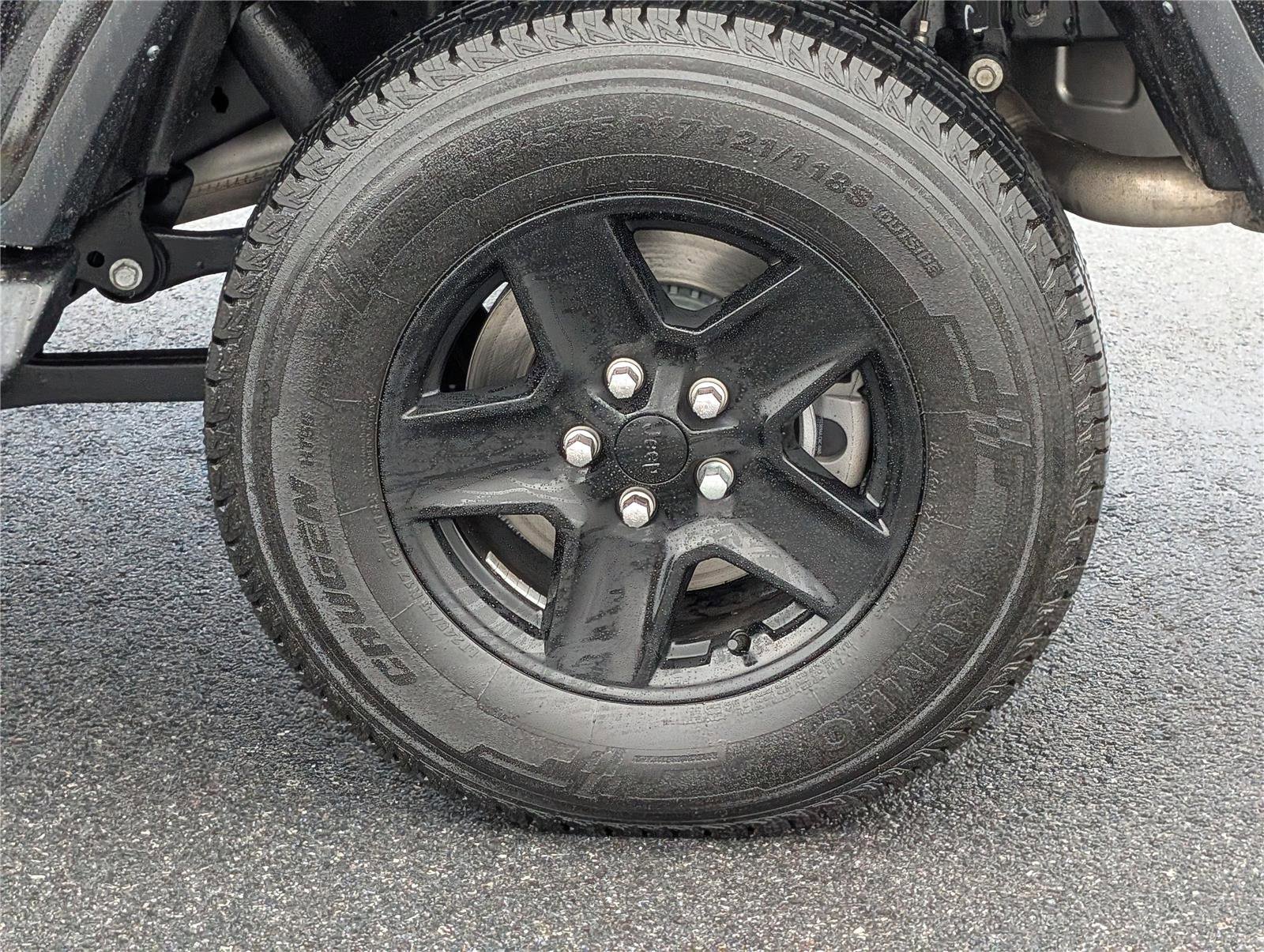 Used 2021 Jeep Gladiator Sport AWD/4WD image 10