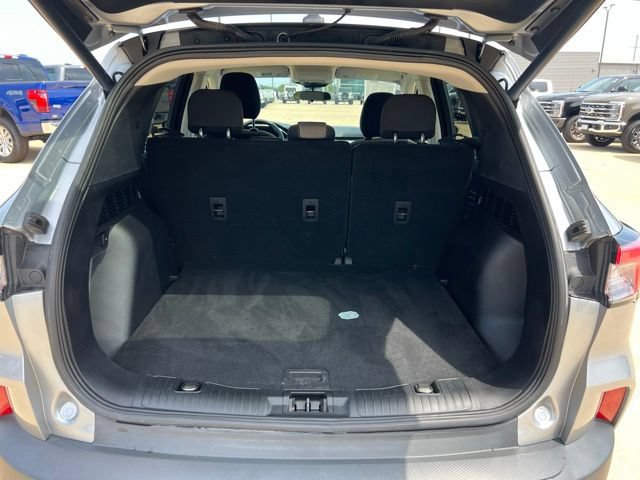 Used 2022 Ford Escape SE w/ SE Sport Appearance Package FWD image 17
