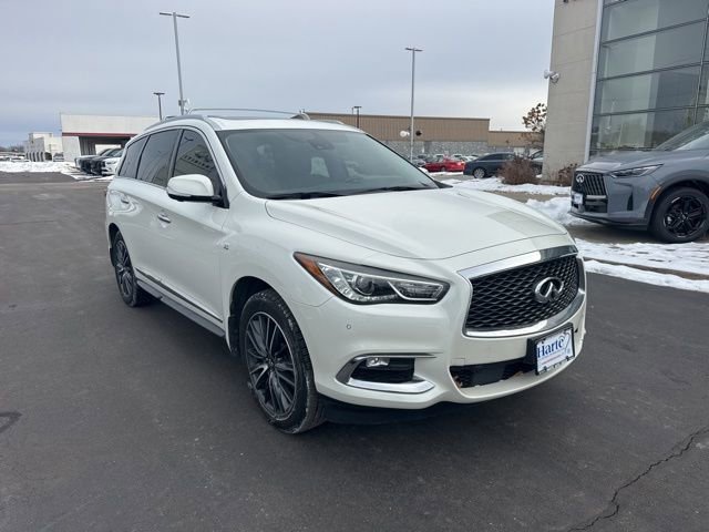 Used 2020 INFINITI QX60 Luxe w/ Sensory Package AWD/4WD image 3