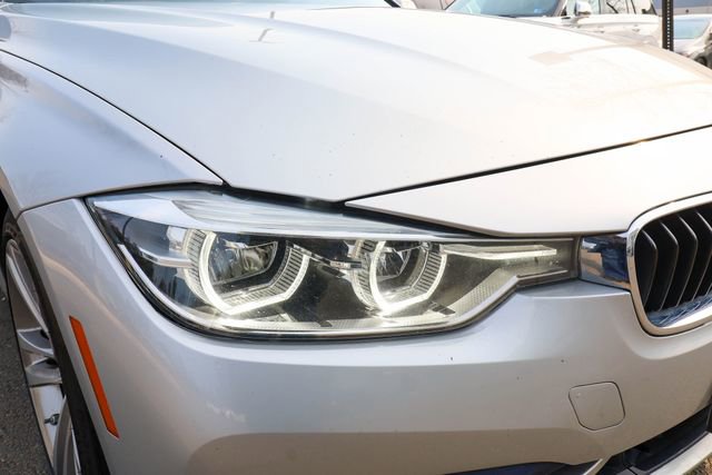 Used 2018 BMW 330i xDrive Sedan w/ Convenience Package image 17