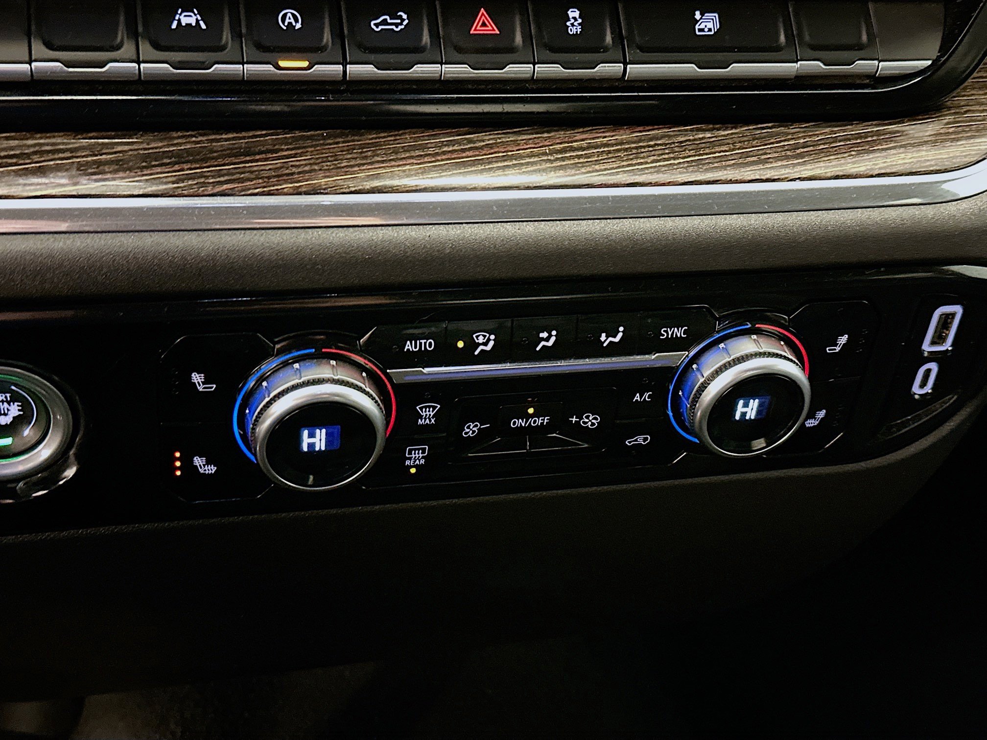 Used 2024 GMC Sierra 1500 Elevation image 24