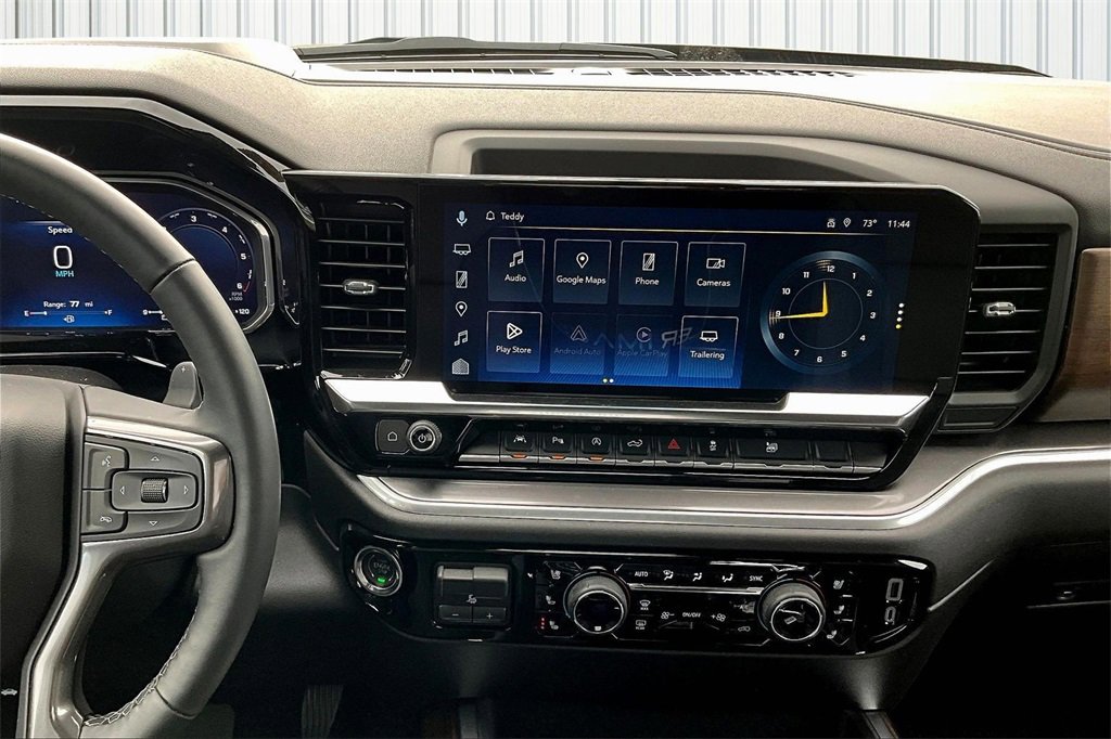 Used 2026 Chevrolet Silverado 1500 High Country w/ Technology Package image 3