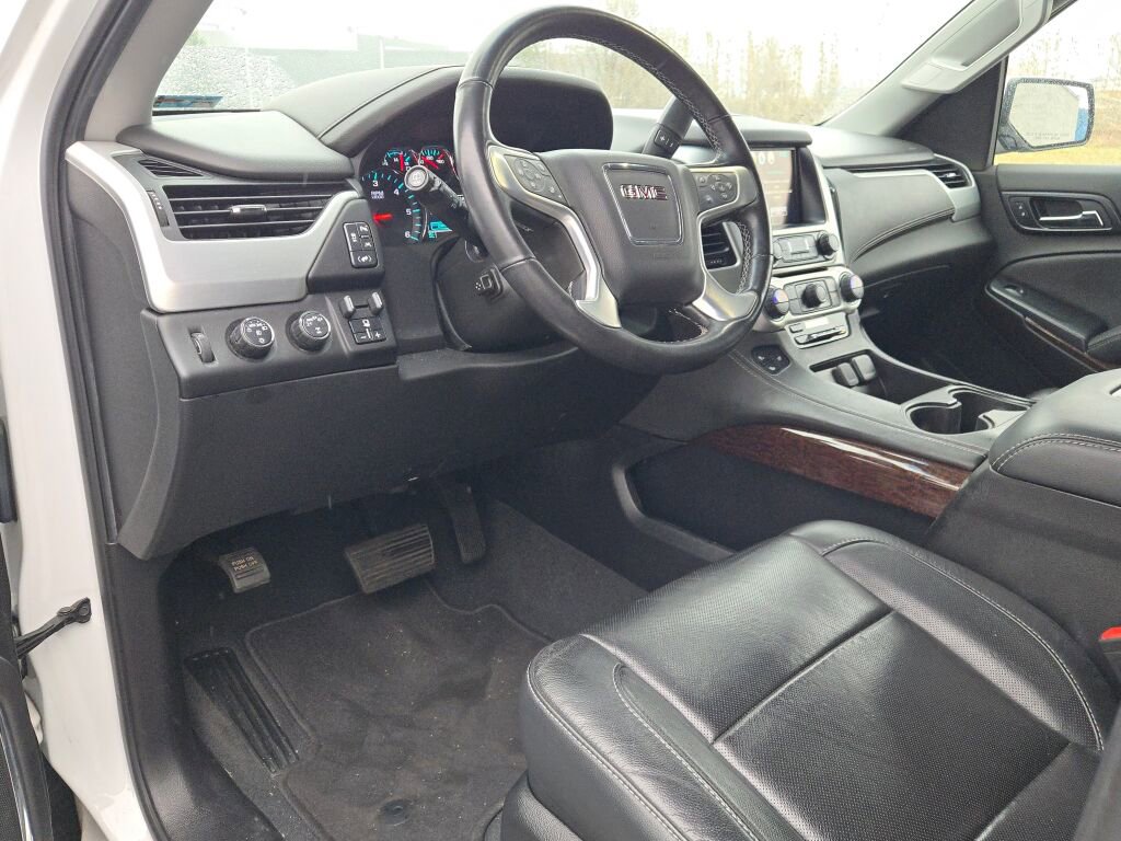 Used 2020 GMC Yukon XL SLT w/ Premium Edition image 18
