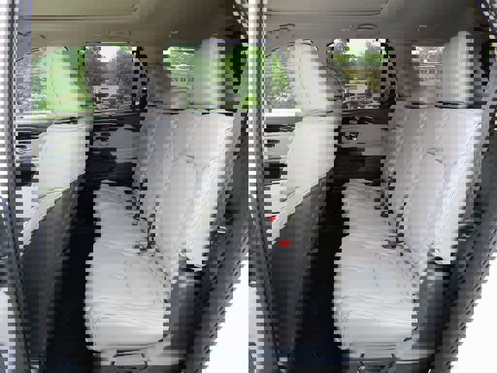 New 2025 Honda Pilot Touring image 13