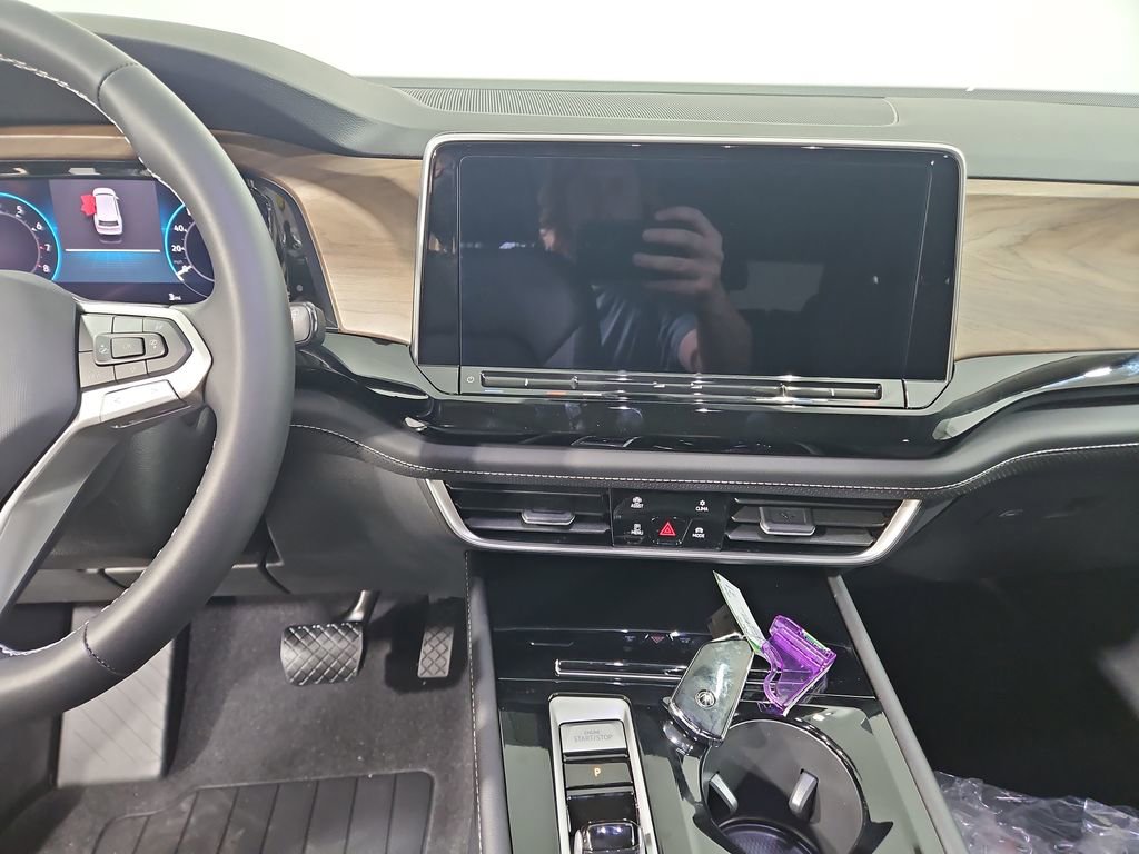 New 2026 Volkswagen Atlas SE image 17