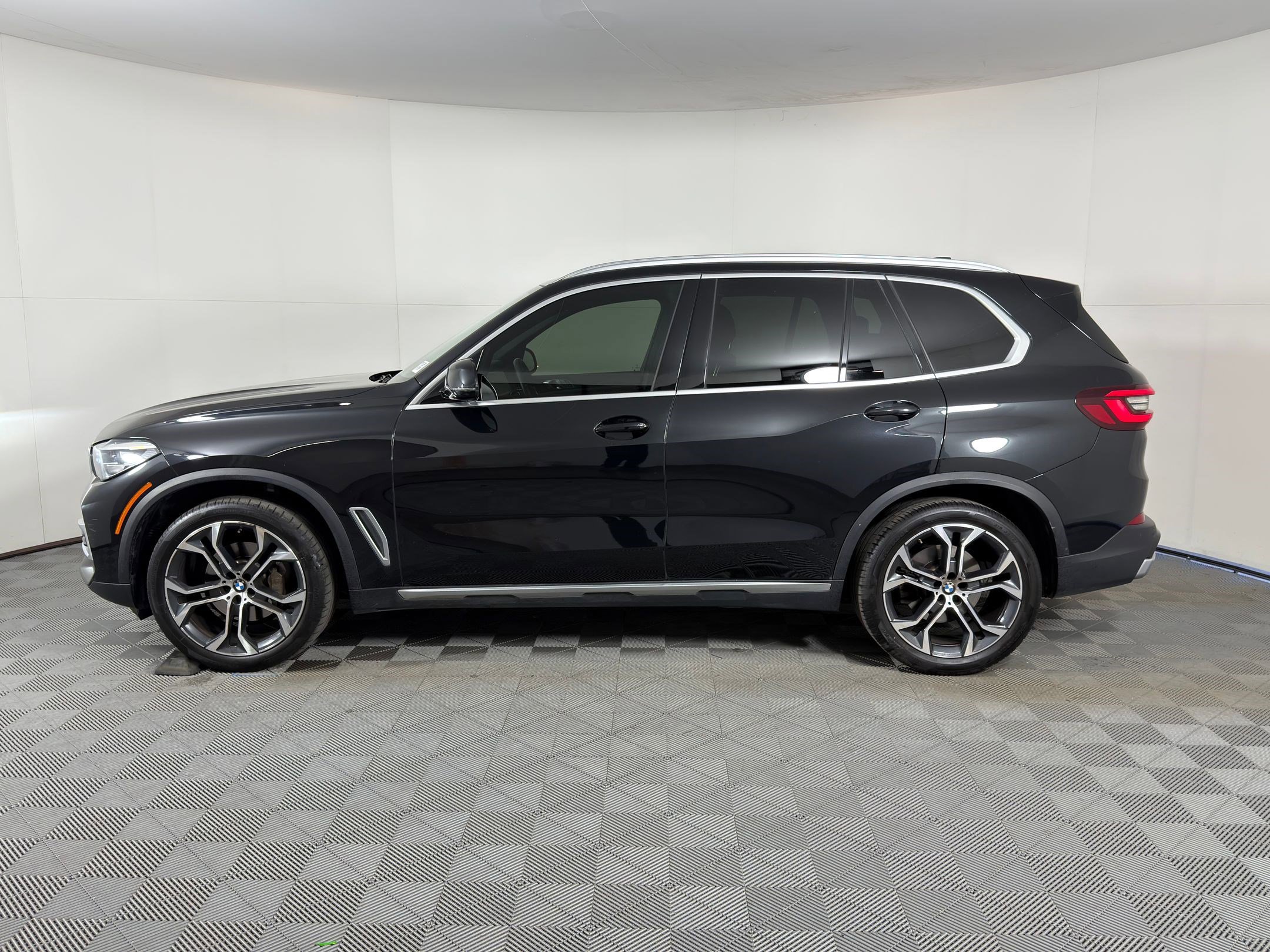 Certified 2023 BMW X5 xDrive40i image 2