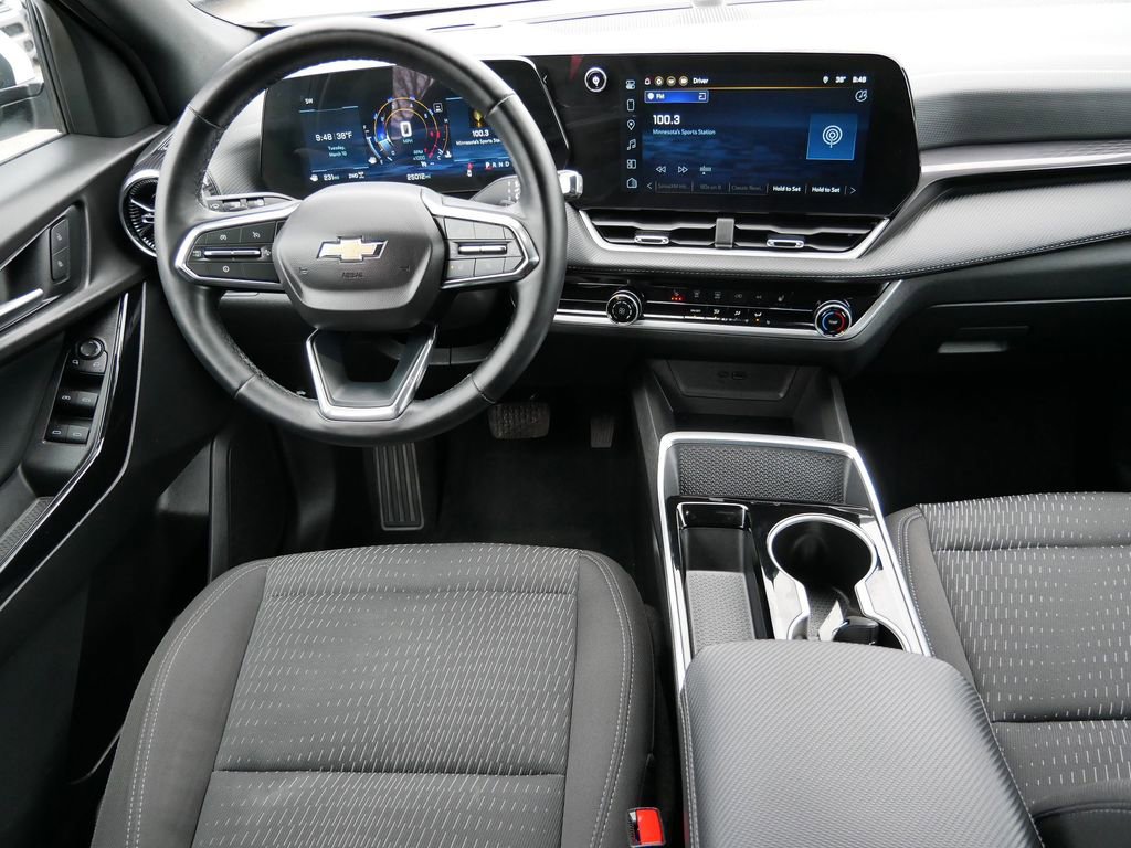 Used 2025 Chevrolet Equinox LT AWD/4WD image 18