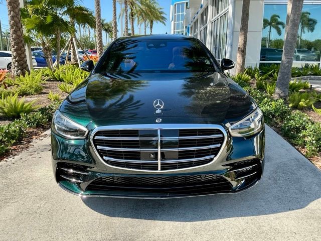 Used 2023 Mercedes-Benz S 580 4MATIC Sedan image 2