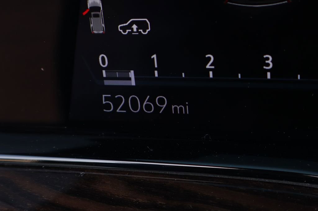 Used 2023 Cadillac Escalade Sport Platinum w/ LPO, ONYX Package AWD/4WD image 29