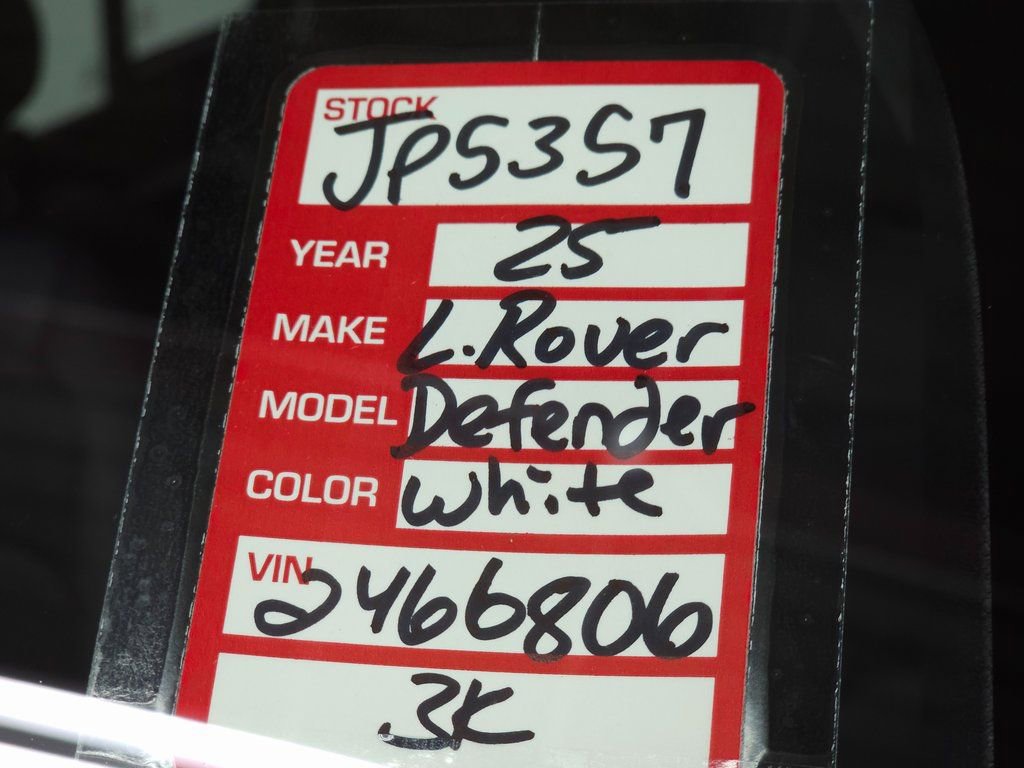 Used 2025 Land Rover Defender 110 S image 39