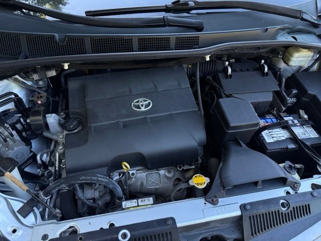 Used 2015 Toyota Sienna XLE w/ XLE Navigation Package FWD image 27