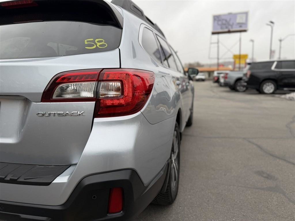 Used 2018 Subaru Outback 2.5i Limited image 12