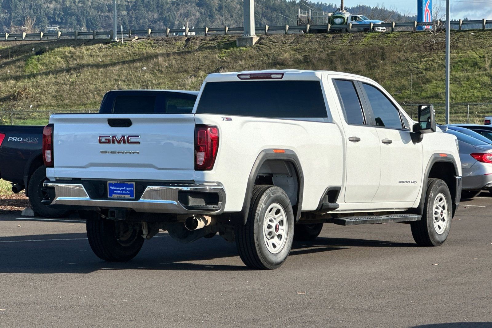 Used 2022 GMC Sierra 3500 Pro w/ Convenience Package AWD/4WD video 3