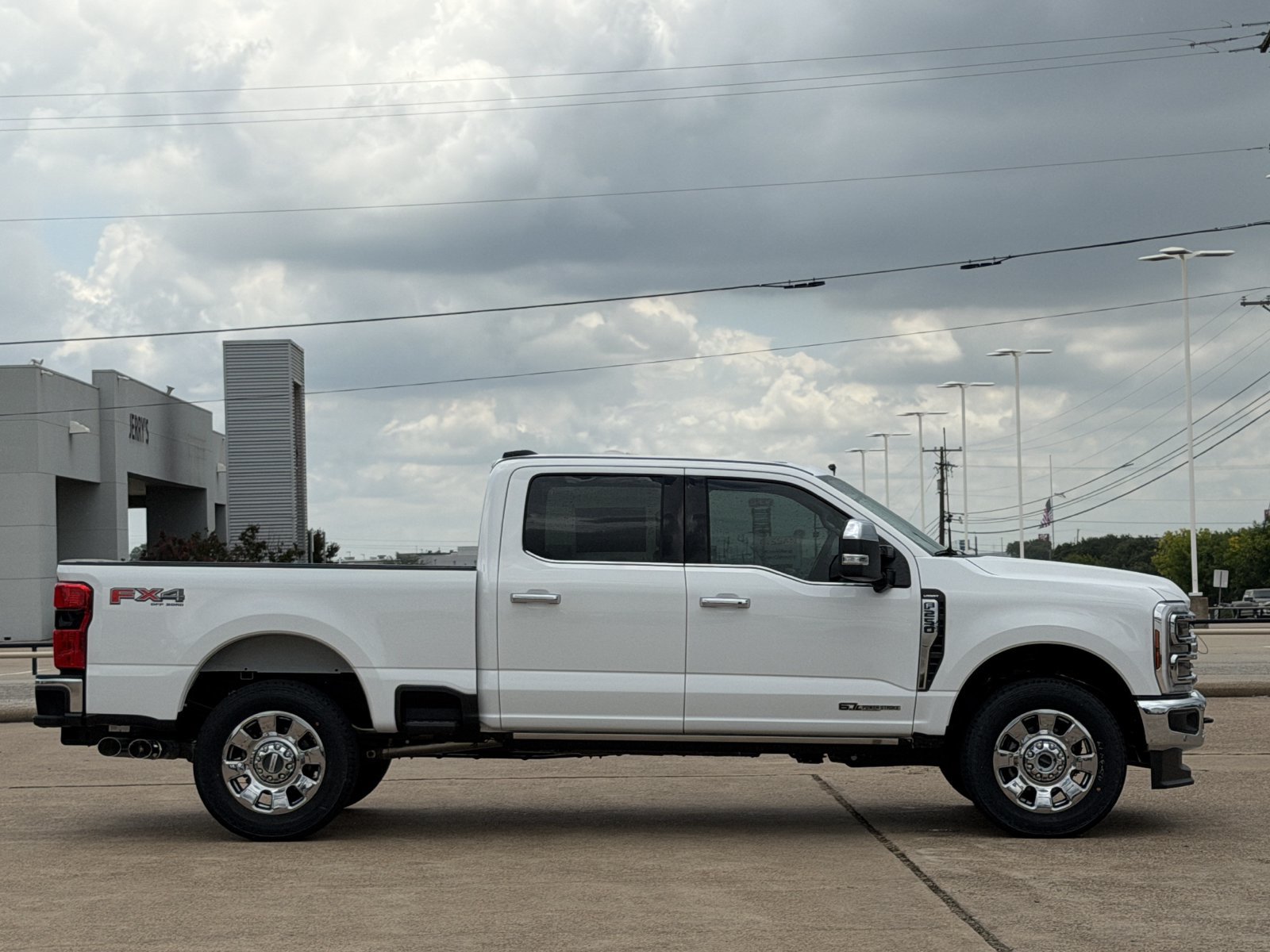 Used 2025 Ford F250 Lariat w/ Lariat Ultimate Package AWD/4WD image 3