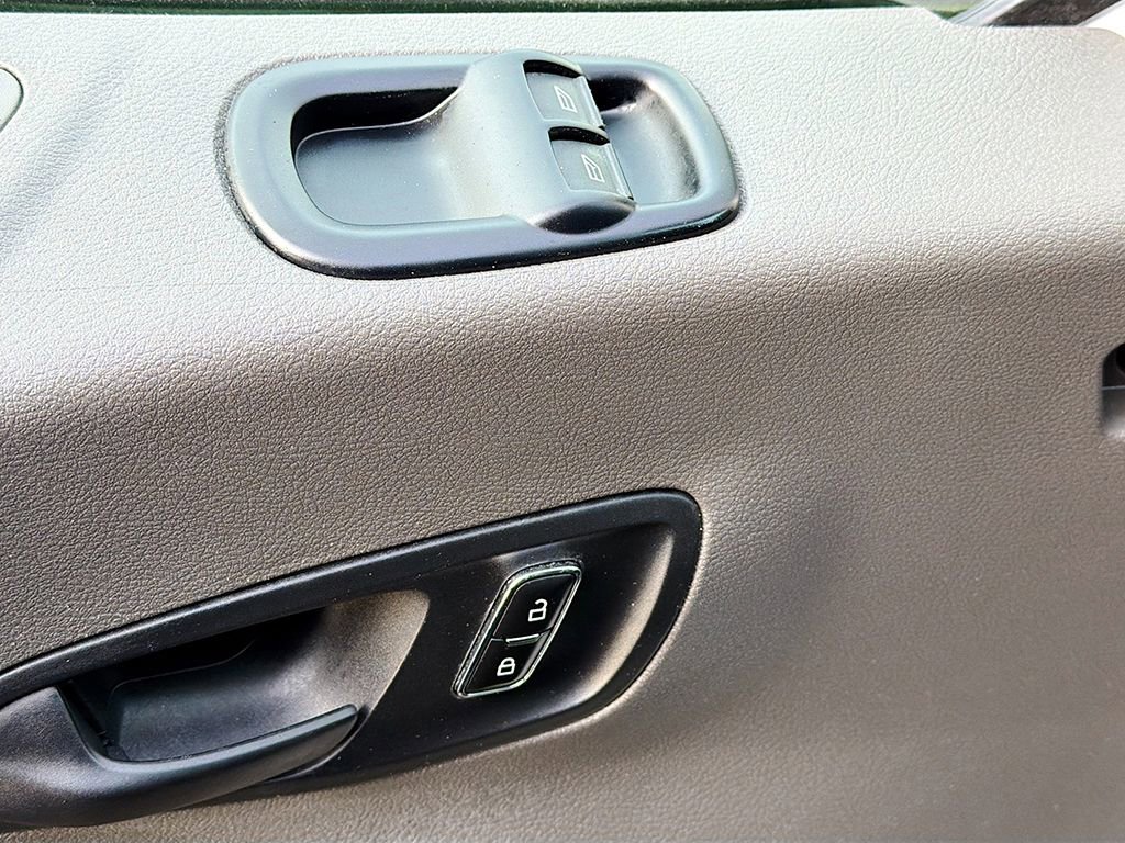 Used 2023 Ford Transit 350 XLT image 25