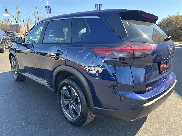 Used 2025 Nissan Rogue SV image 3