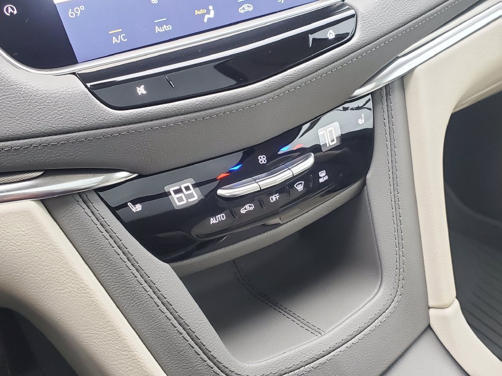 Used 2023 Cadillac XT5 Premium Luxury w/ LPO, Floor Liner Package AWD/4WD image 30