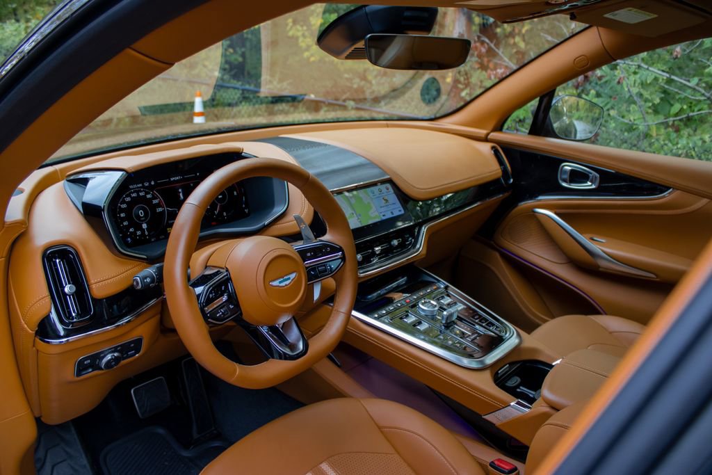 Used 2025 Aston Martin DBX 707 image 11