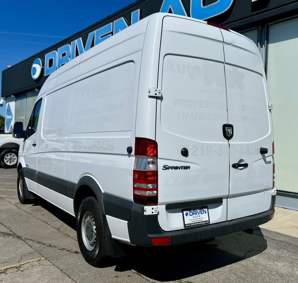 Used 2008 Dodge Sprinter 2500 RWD image 3