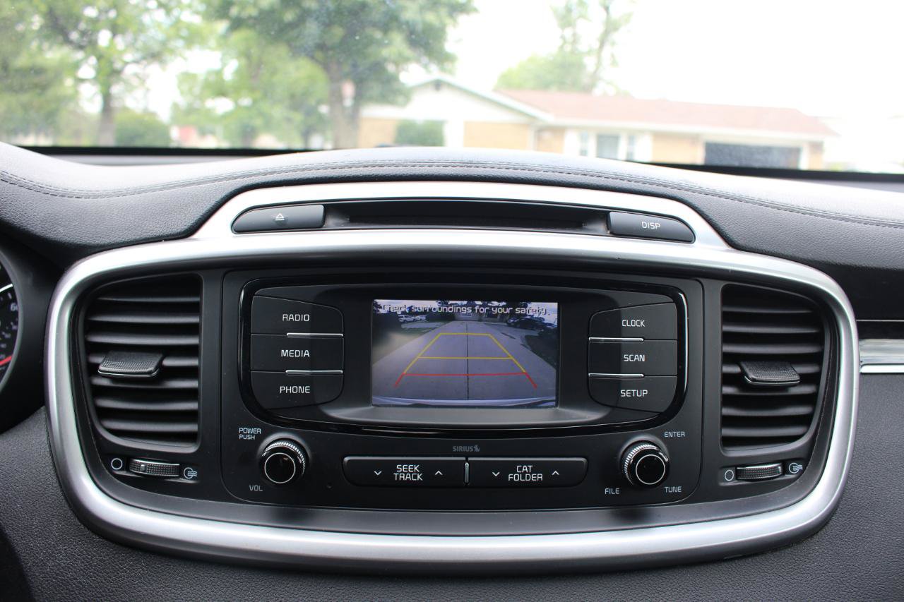Used 2017 Kia Sorento FWD image 22