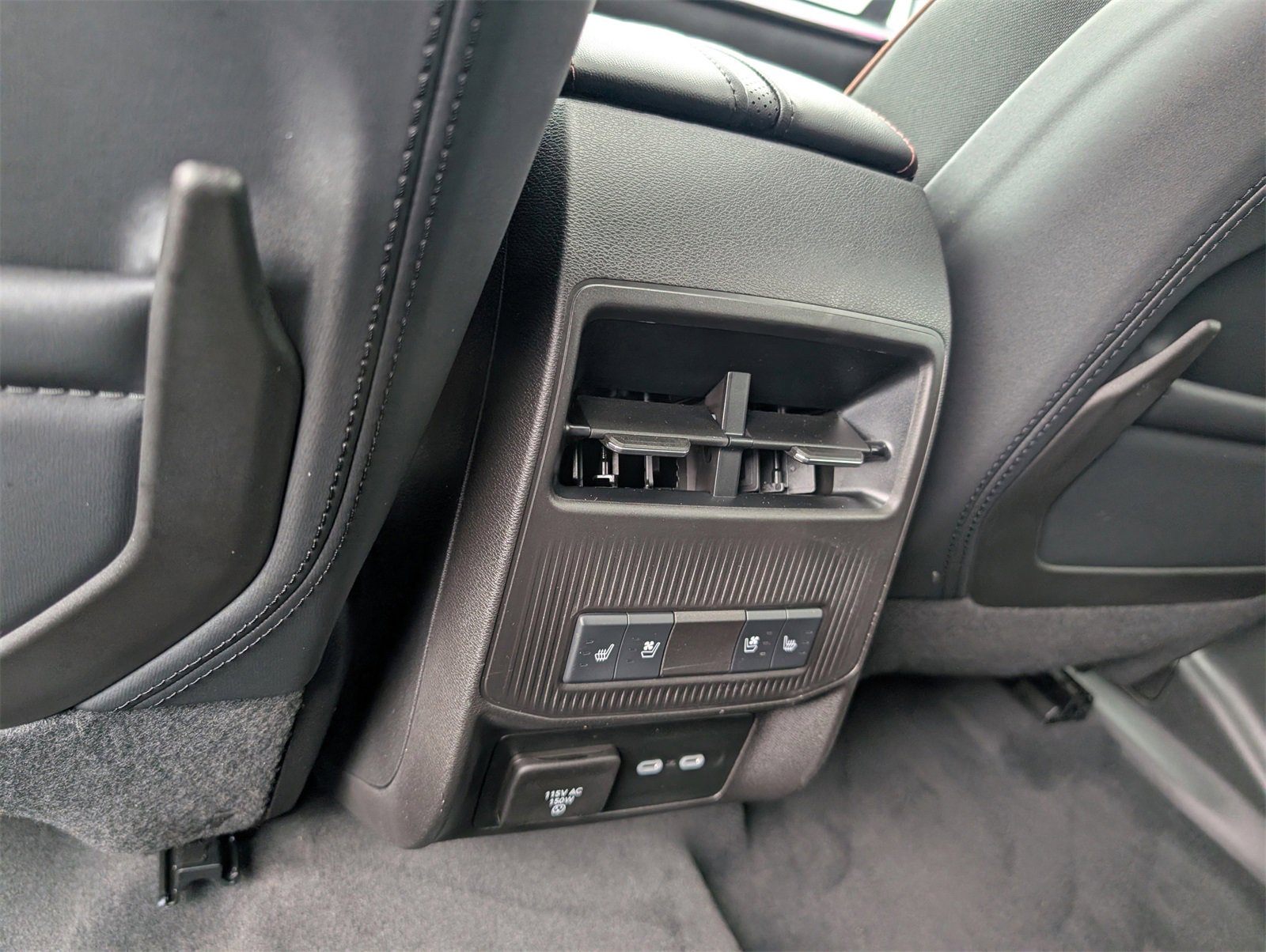 Used 2024 Jeep Wagoneer Launch Edition image 22