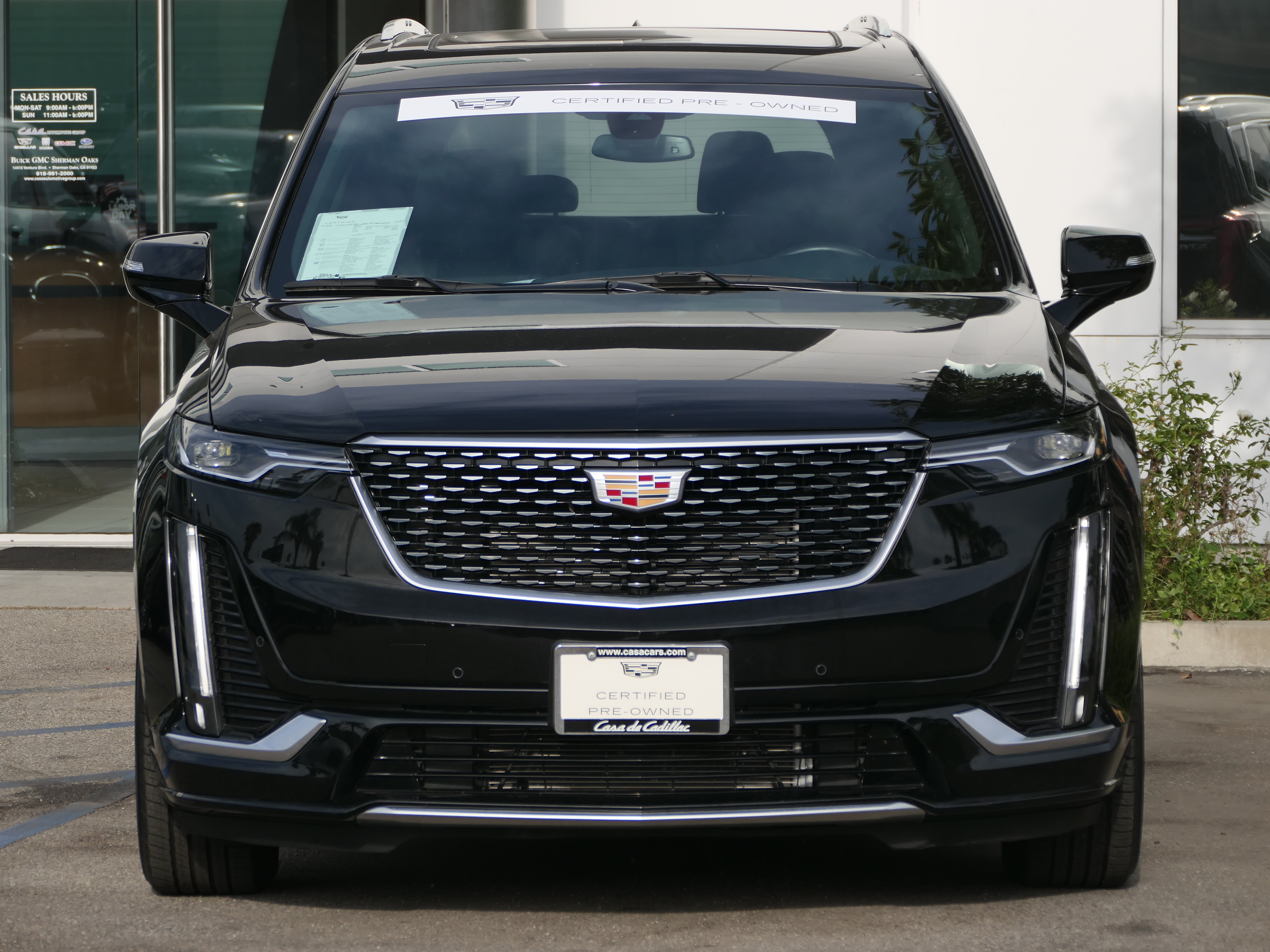 Certified 2025 Cadillac XT6 Premium Luxury FWD image 8