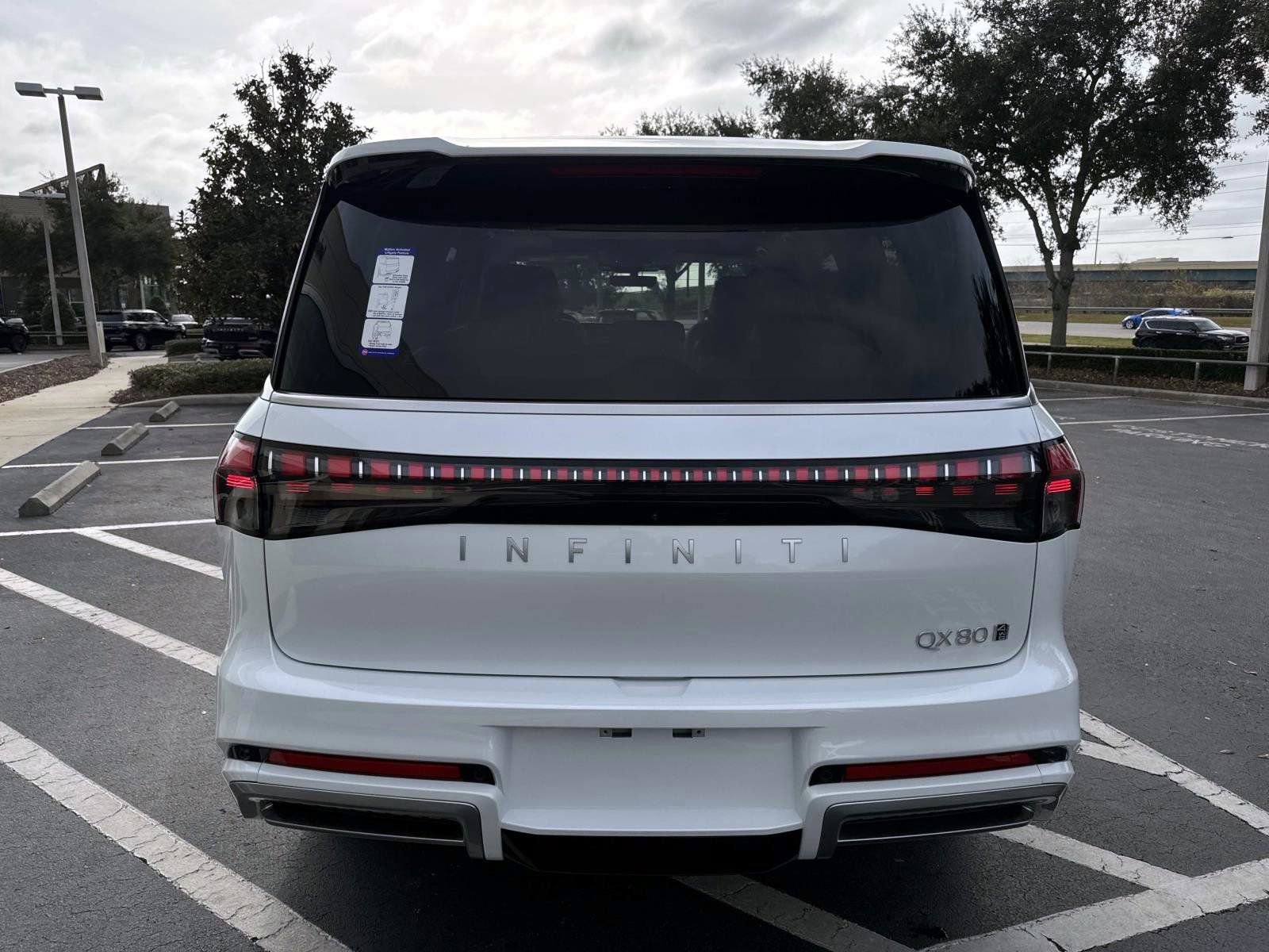 New 2026 INFINITI QX80 Luxe w/ Cargo Package image 3