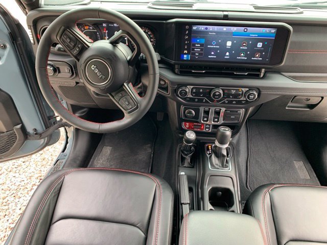 Used 2024 Jeep Wrangler Rubicon AWD/4WD image 17