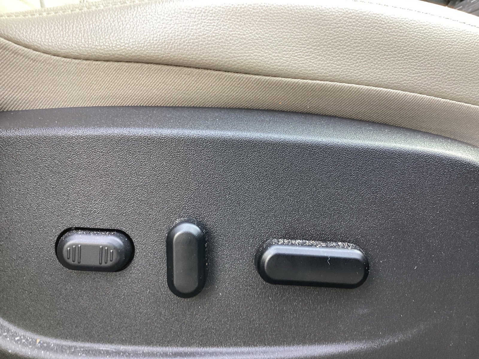 Used 2019 Ford Escape Titanium image 13