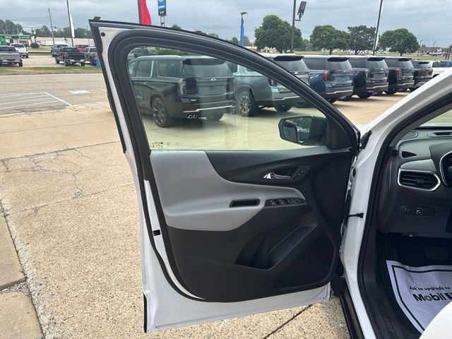 Used 2024 Chevrolet Equinox LS w/ LS Convenience Package FWD image 13
