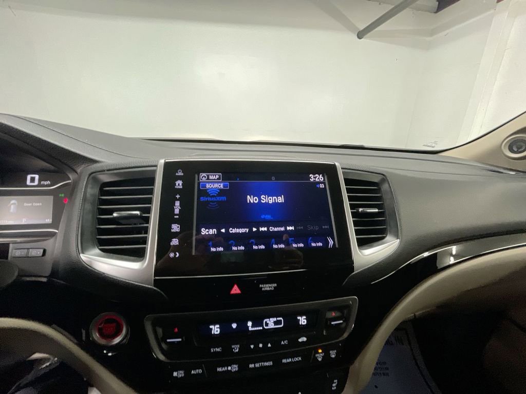 Used 2017 Honda Pilot Touring image 13