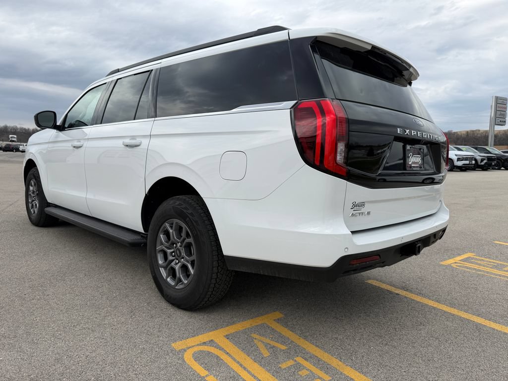 Used 2025 Ford Expedition Max Active AWD/4WD image 7