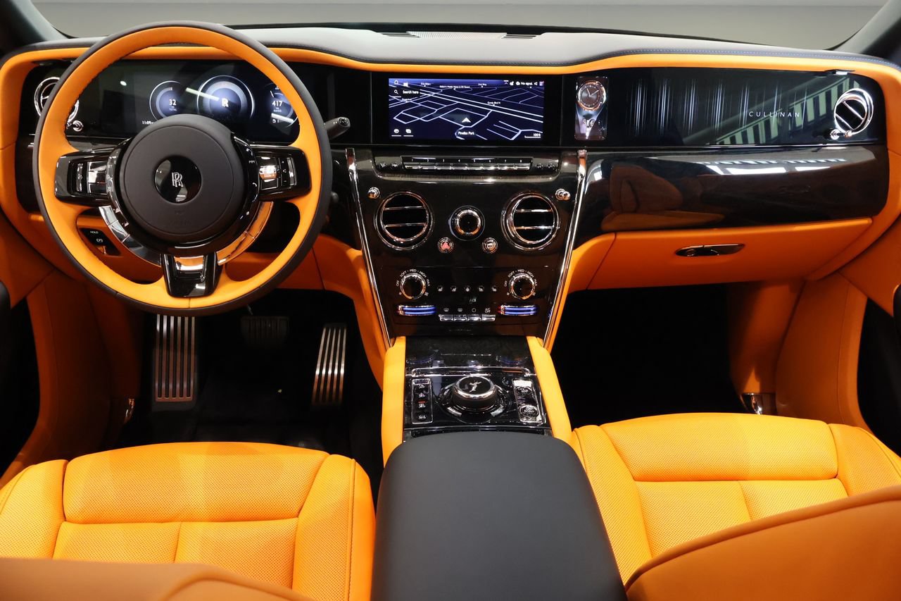 New 2026 Rolls-Royce Cullinan AWD/4WD image 9
