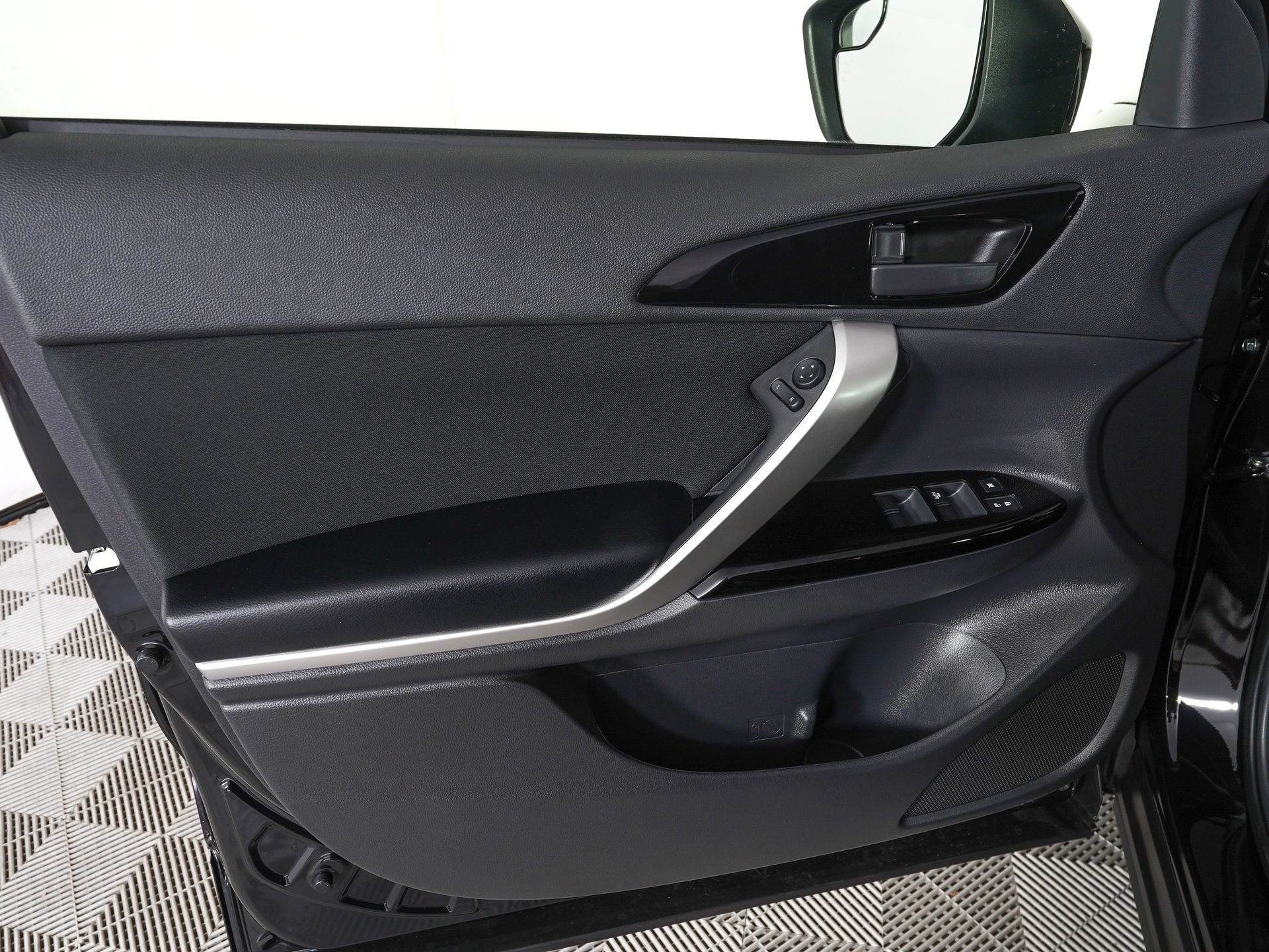 New 2026 Mitsubishi Eclipse Cross LE AWD/4WD image 10