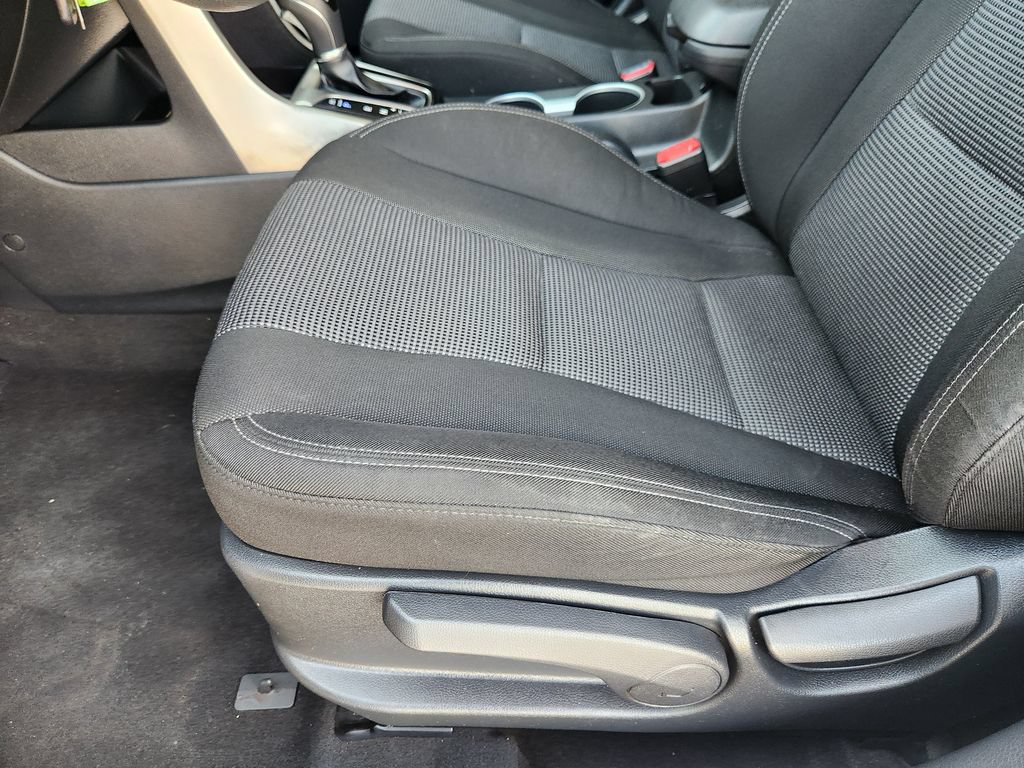 Used 2016 Hyundai Elantra GT FWD image 23