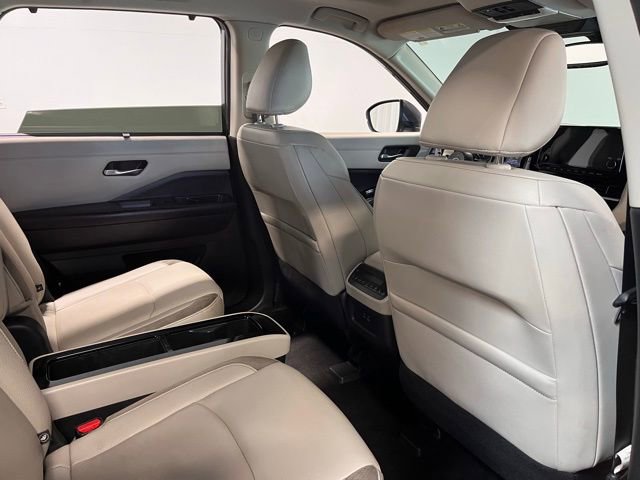 Used 2022 Nissan Pathfinder SL w/ SL Premium Package image 14
