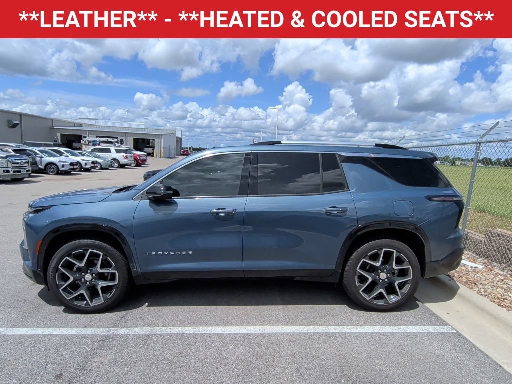 Used 2025 Chevrolet Traverse High Country FWD image 5