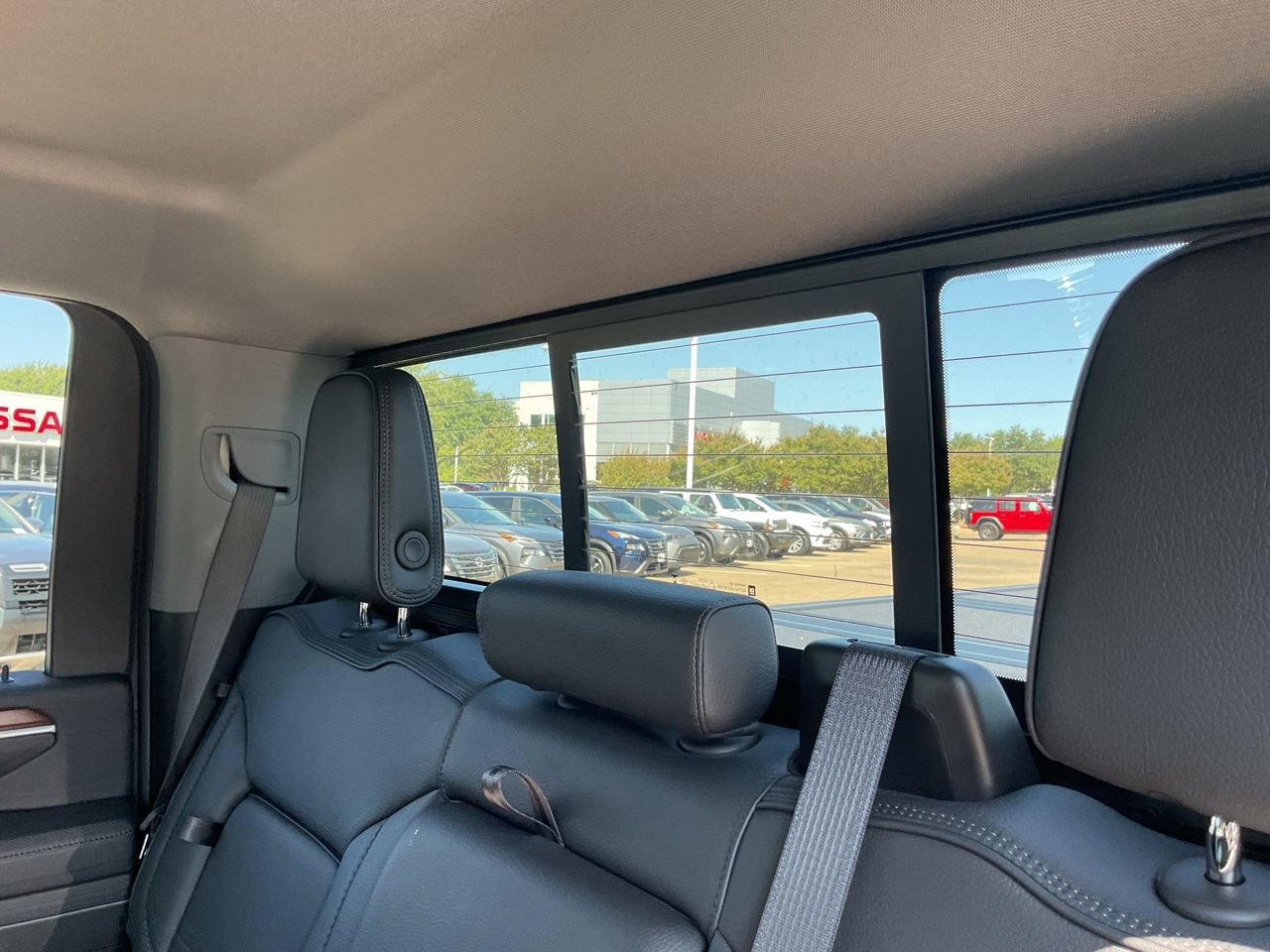 Used 2025 GMC Sierra 2500 Denali w/ Denali Reserve Package AWD/4WD image 12