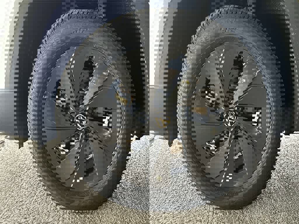 New 2025 Volkswagen Taos S image 11